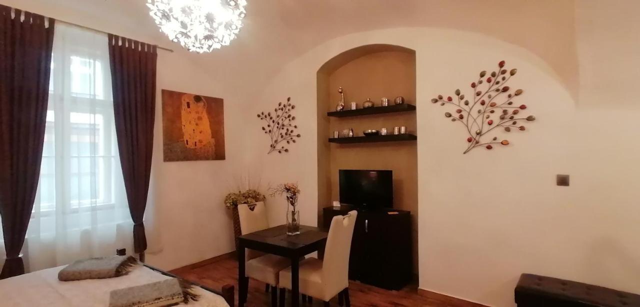 Apartamento Jakubská 676 Praga